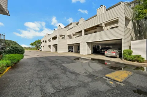 812 TOPSAIL LANE