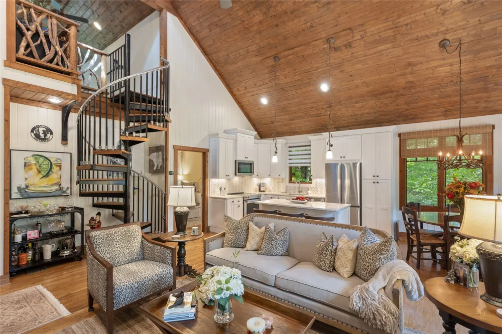 16 Hillside Lane Cashiers, NC 28717