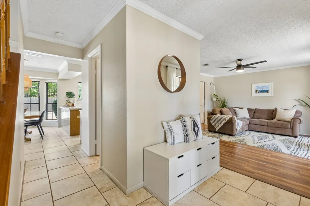 1214 Eaton Lane Grapevine, TX 76051