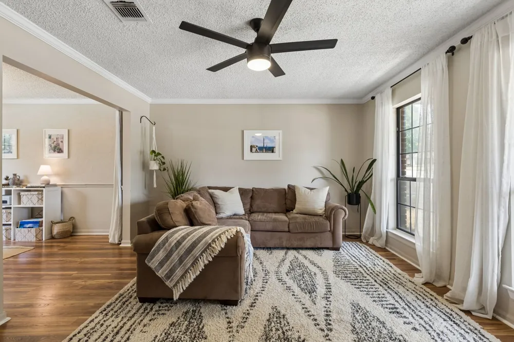 1214 Eaton Lane Grapevine, TX 76051