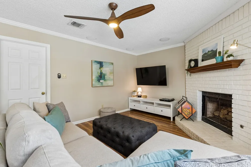 1214 Eaton Lane Grapevine, TX 76051