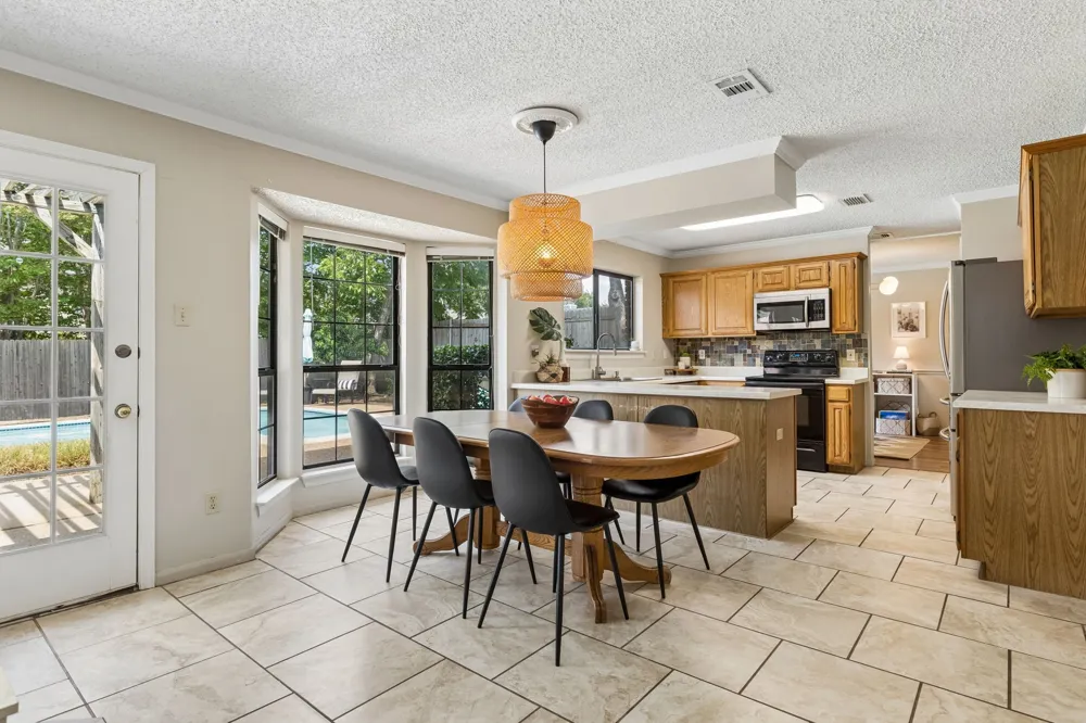 1214 Eaton Lane Grapevine, TX 76051