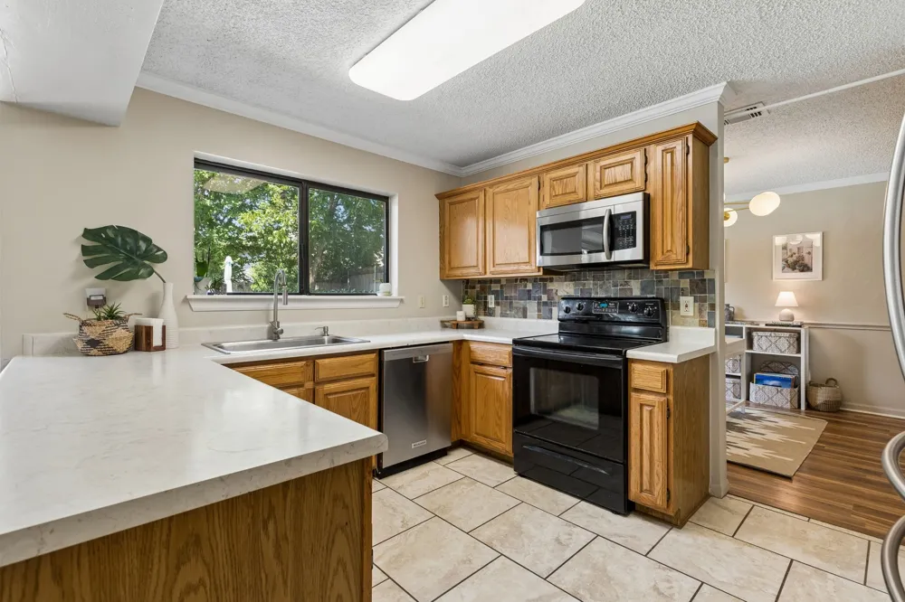 1214 Eaton Lane Grapevine, TX 76051