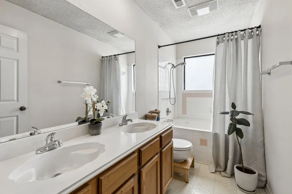 1214 Eaton Lane Grapevine, TX 76051