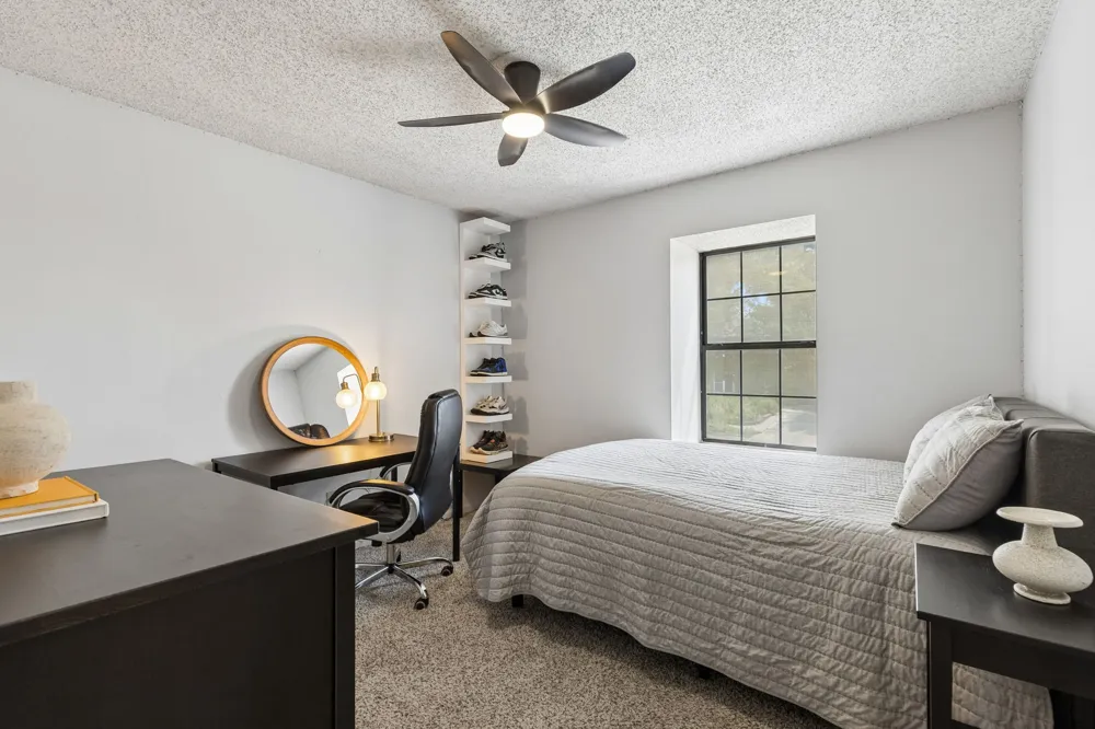 1214 Eaton Lane Grapevine, TX 76051