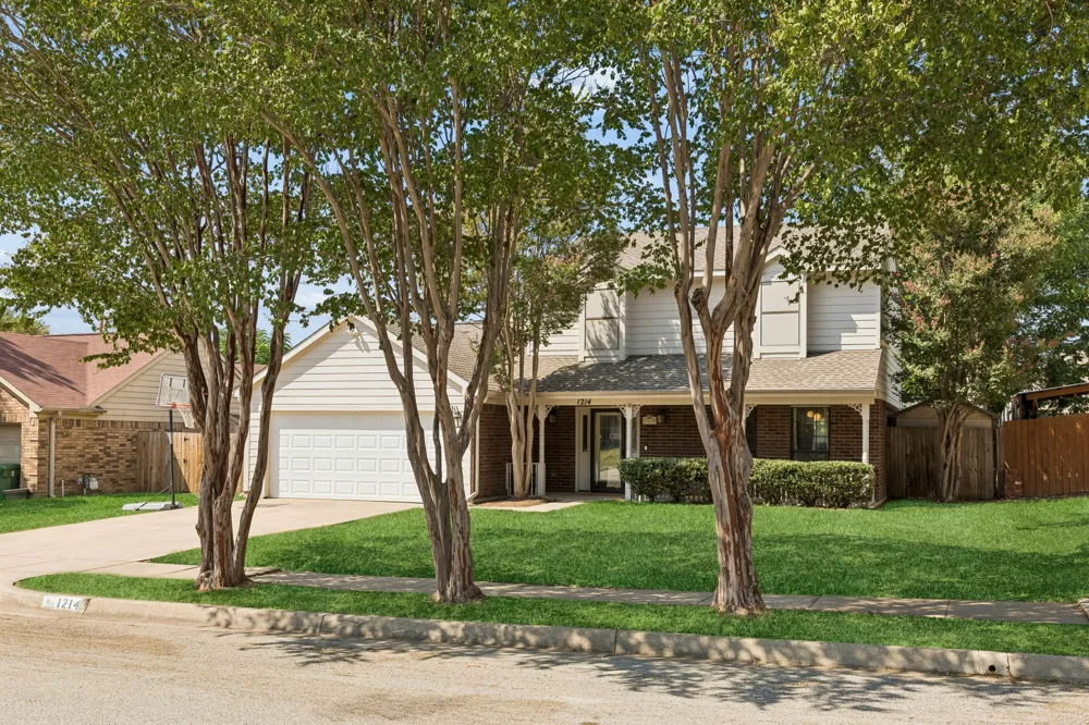 1214 Eaton Lane Grapevine, TX 76051