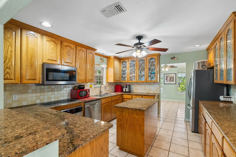 330 Sanctuary Dr. Rockport, TX 78382