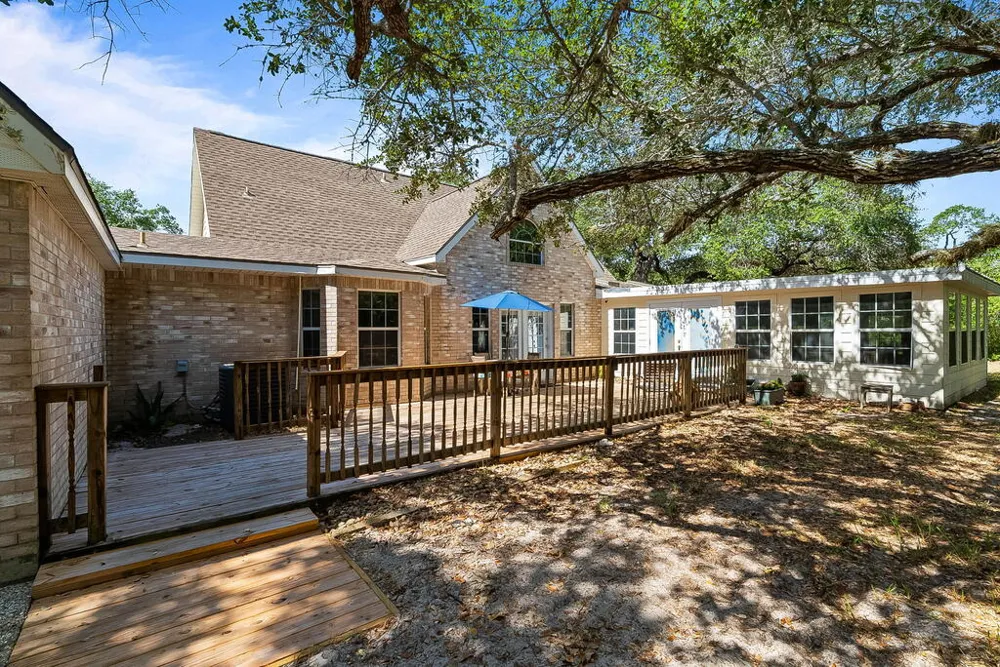 330 Sanctuary Dr. Rockport, TX 78382