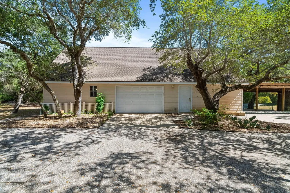 330 Sanctuary Dr. Rockport, TX 78382