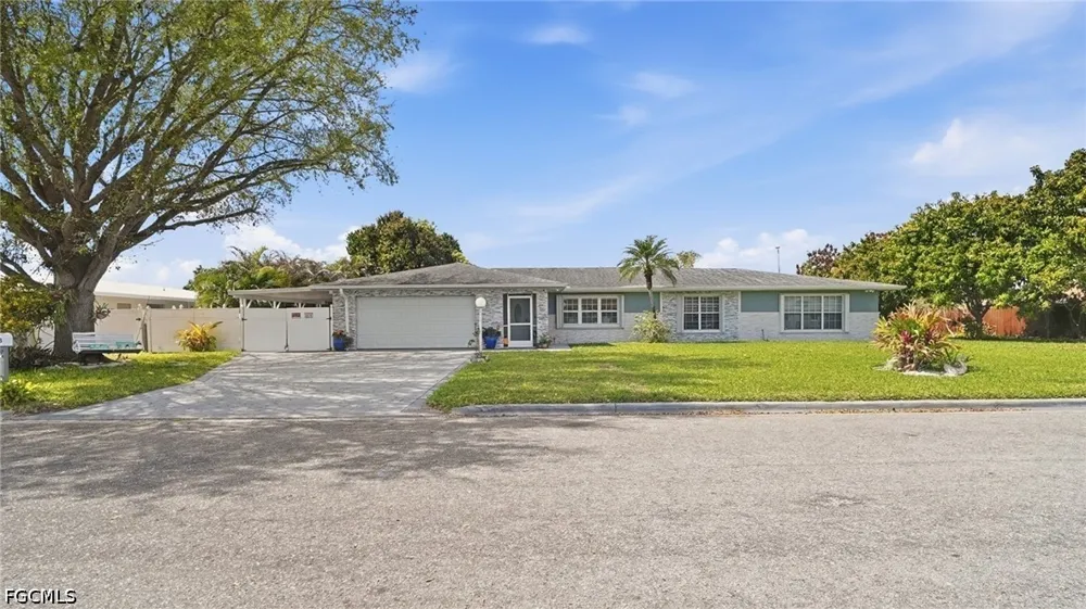 Daleview Avenue Lehigh Acres, FL 33936