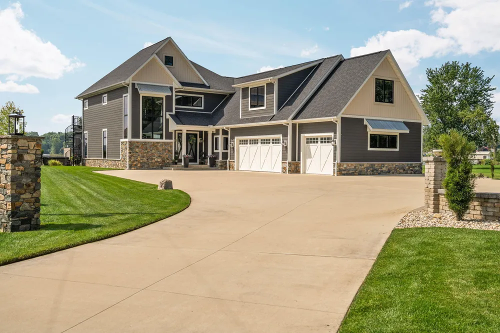 296 Steves Scenic Drive Horton, MI 49246