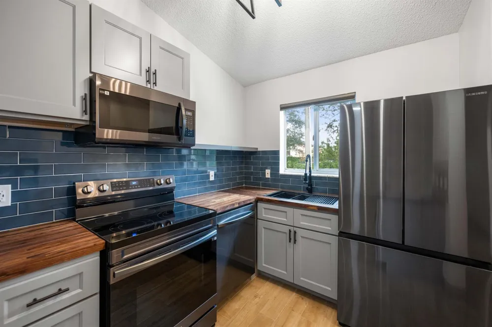 5214 Stacy Street #10 West Palm Beach, FL 33417
