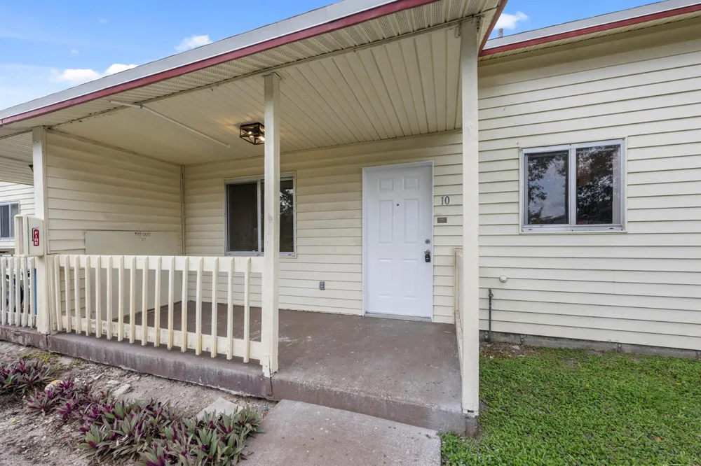 5214 Stacy Street #10 West Palm Beach, FL 33417