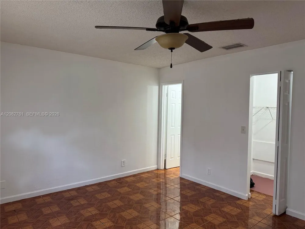 717 SW 79th Ave North Lauderdale, FL 33068