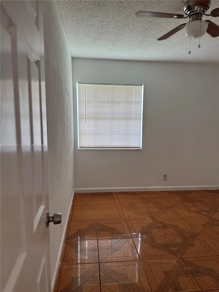 717 SW 79th Ave North Lauderdale, FL 33068