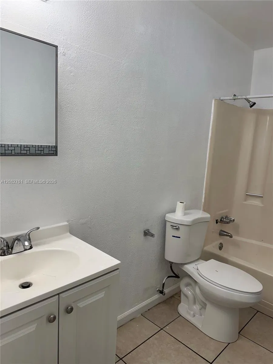 717 SW 79th Ave North Lauderdale, FL 33068