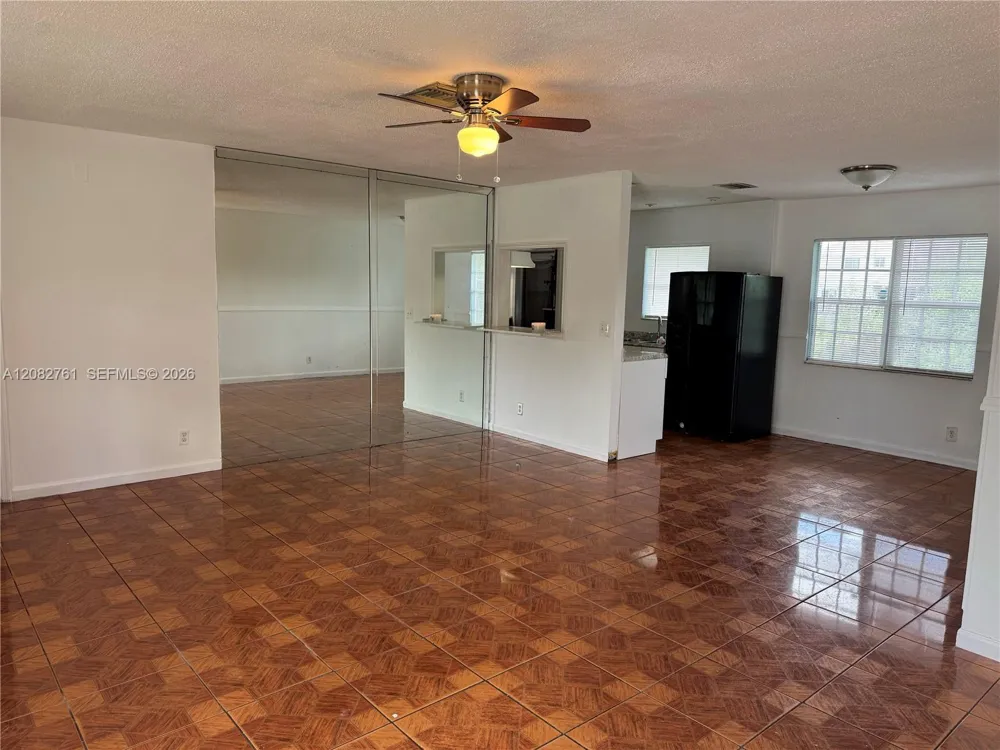 717 SW 79th Ave North Lauderdale, FL 33068
