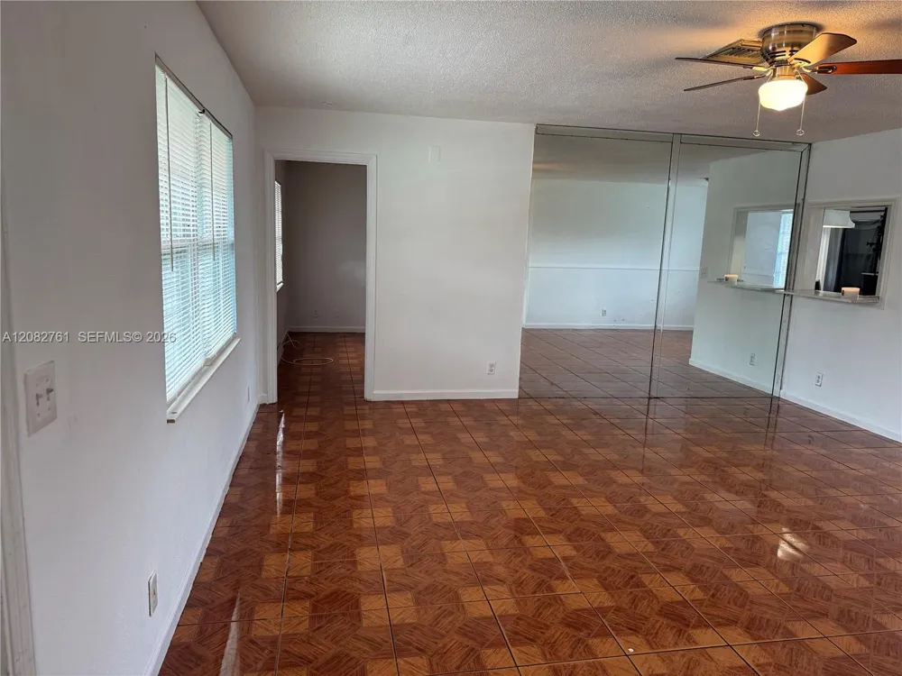 717 SW 79th Ave North Lauderdale, FL 33068