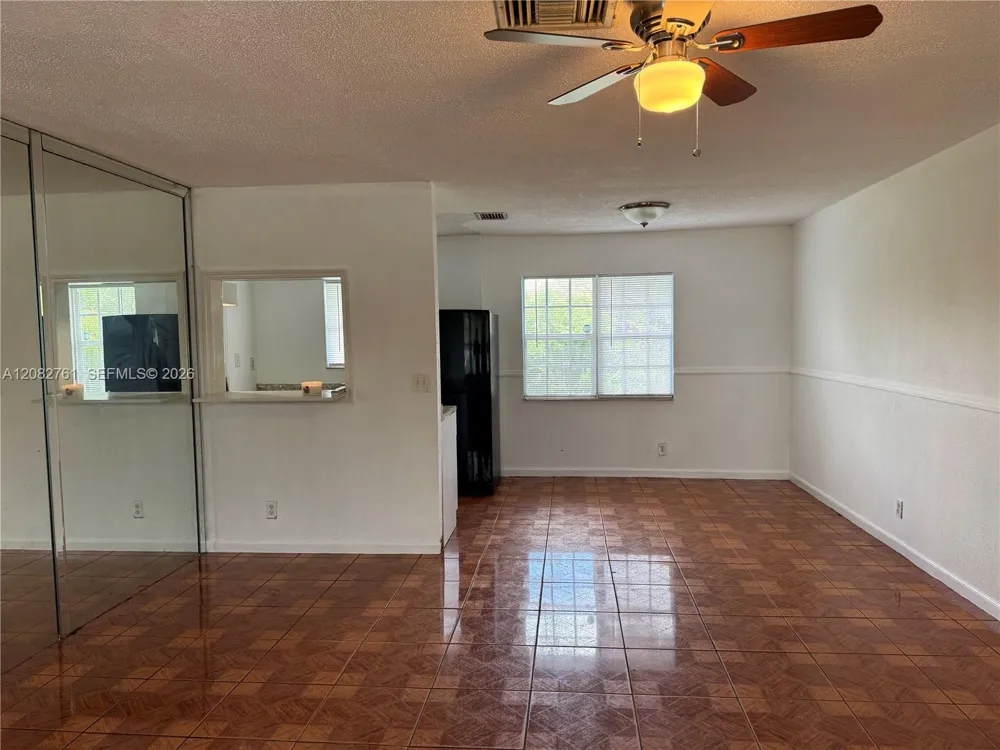 717 SW 79th Ave North Lauderdale, FL 33068