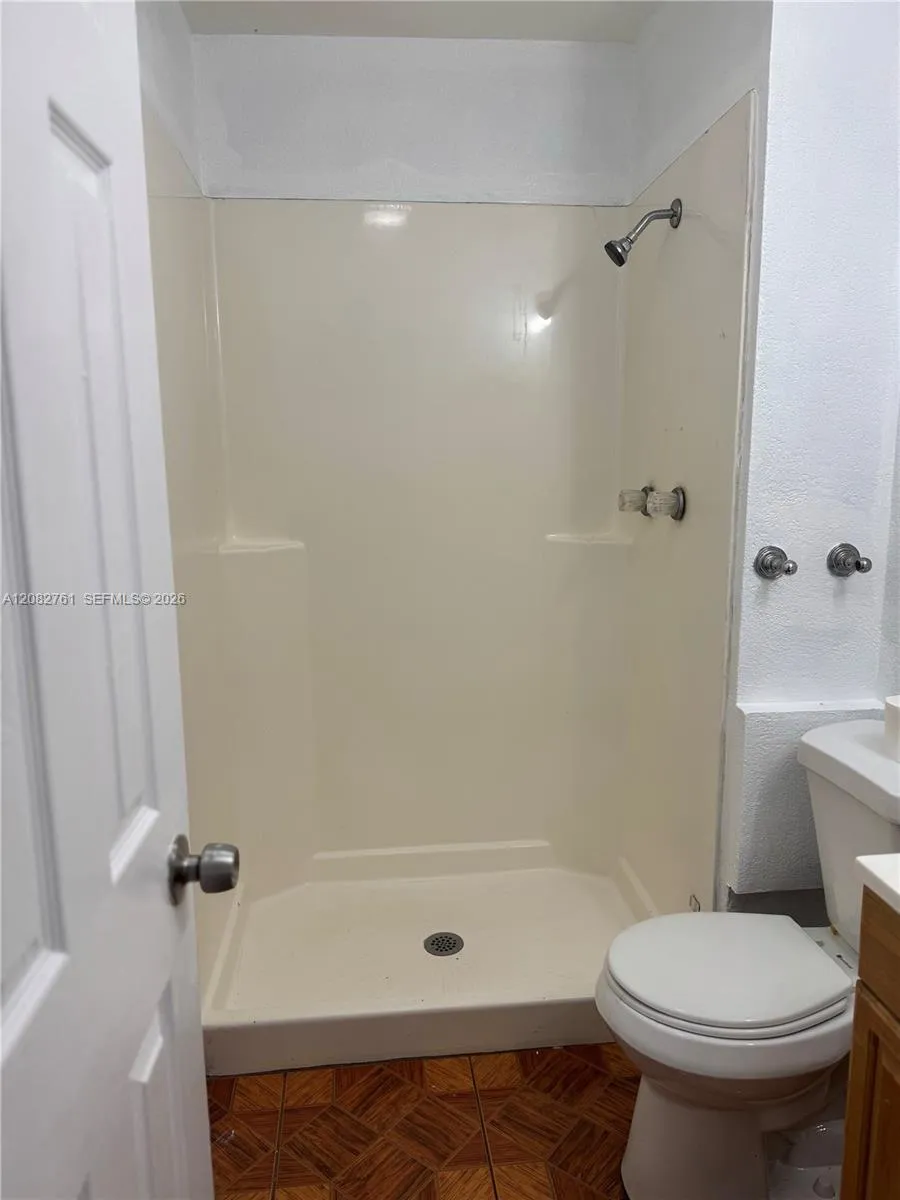 717 SW 79th Ave North Lauderdale, FL 33068