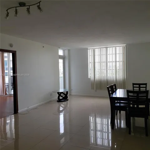 3001 S Ocean Dr #527