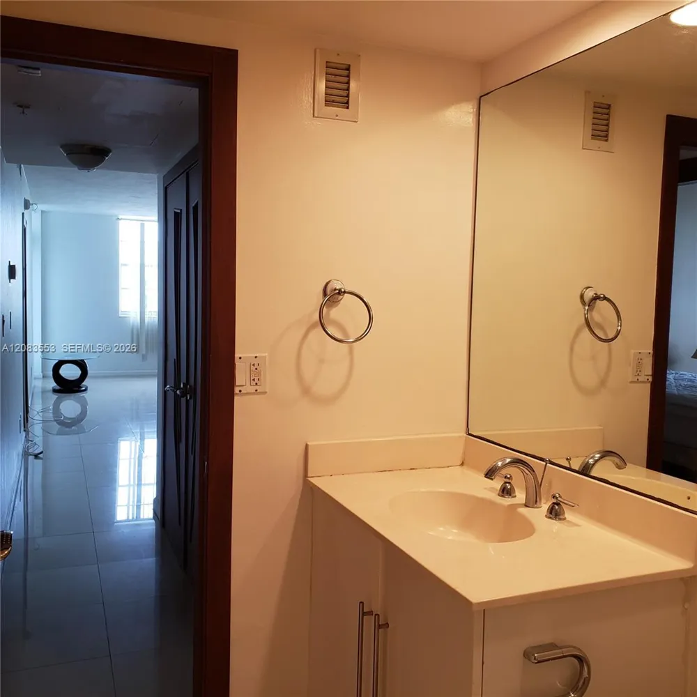 3001 S Ocean Dr #527 Hollywood, FL 33019