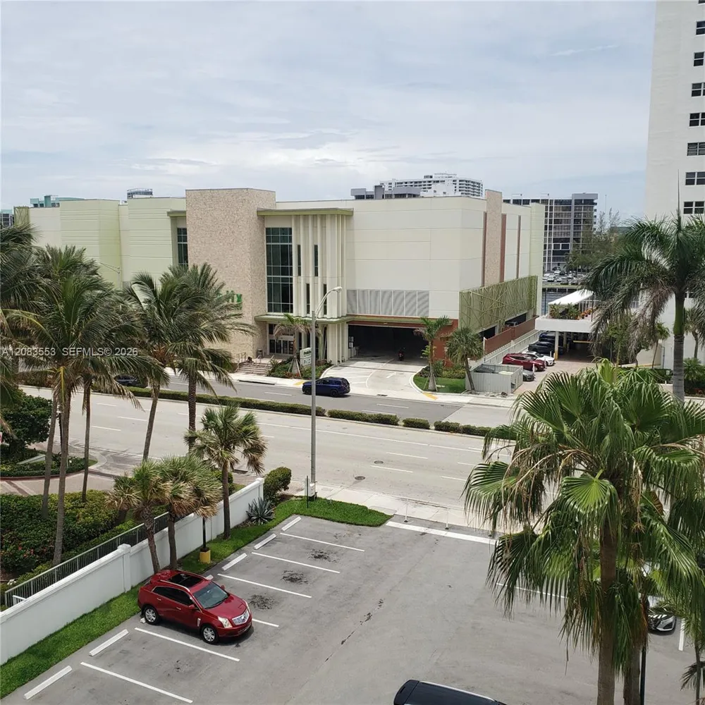 3001 S Ocean Dr #527 Hollywood, FL 33019