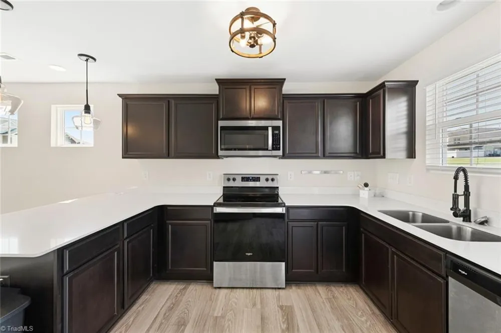 7649 Oliver Park Drive Whitsett, NC 27377