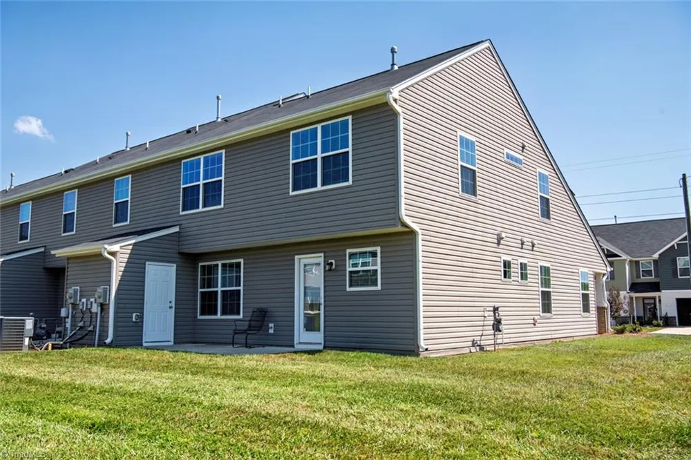 7649 Oliver Park Drive Whitsett, NC 27377