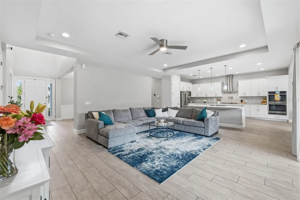 18615 RUE BEAUVAIS Lutz, FL 33558