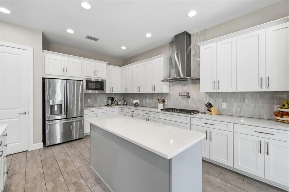 18615 RUE BEAUVAIS Lutz, FL 33558