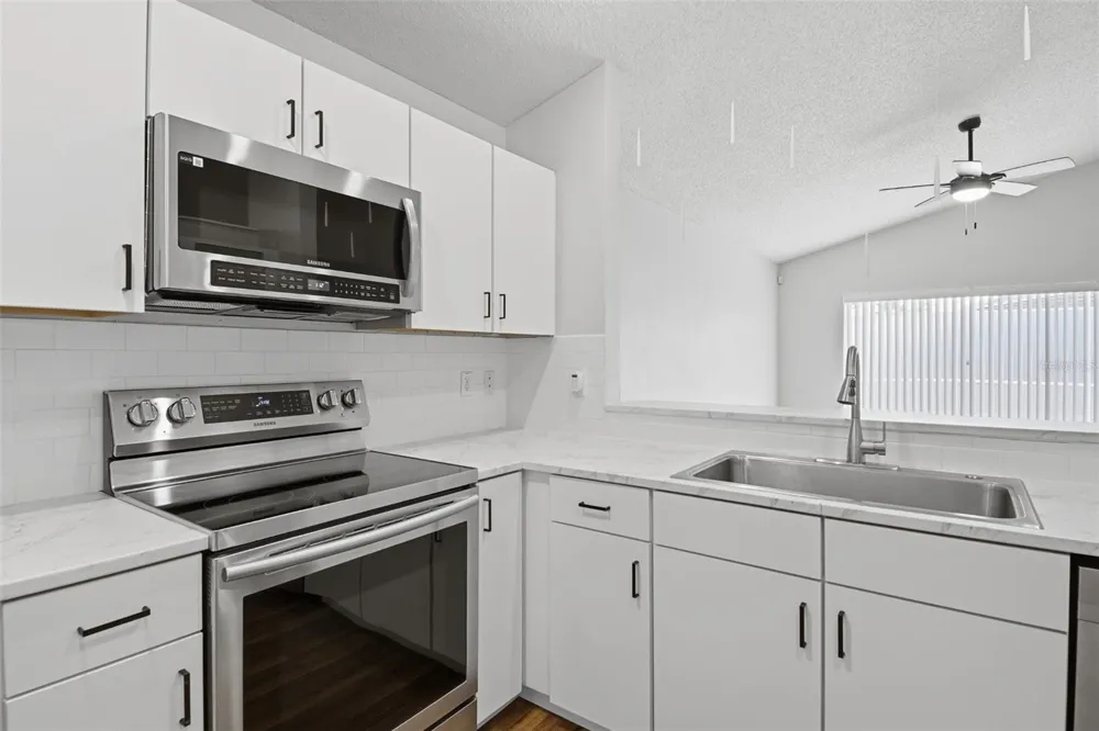 1114 BLOOMINGDALE DRIVE Davenport, FL 33897