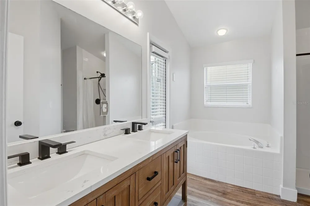 1114 BLOOMINGDALE DRIVE Davenport, FL 33897