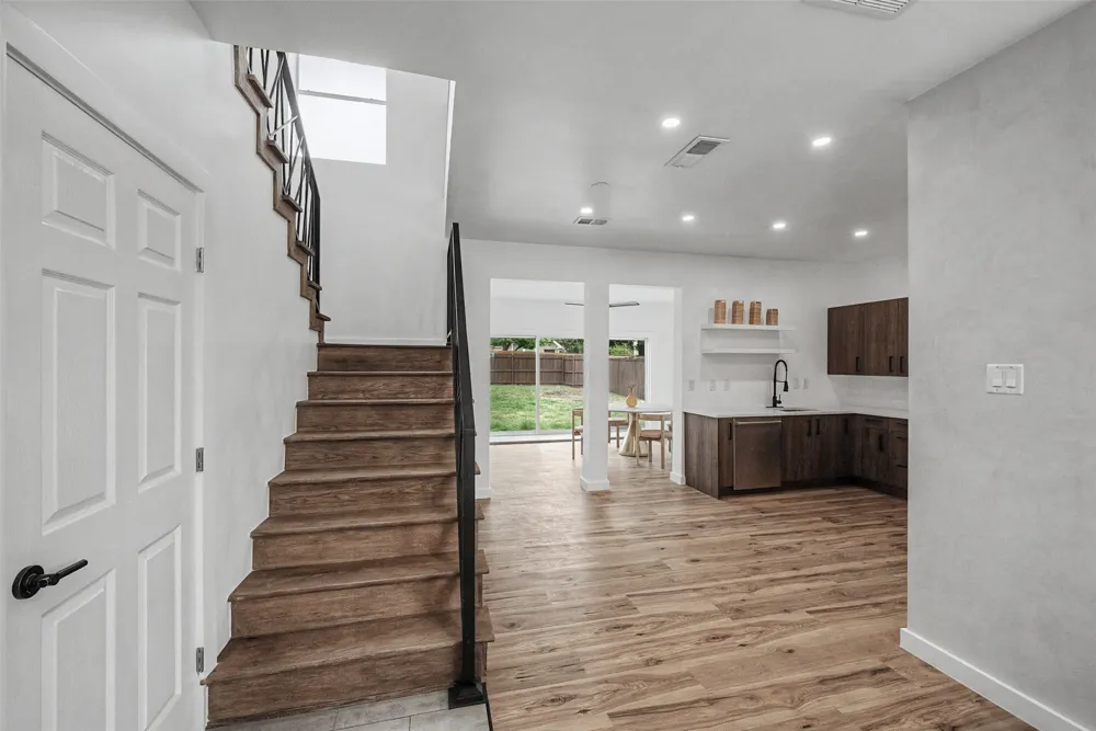 802 Azalia Drive Lewisville, TX 75067