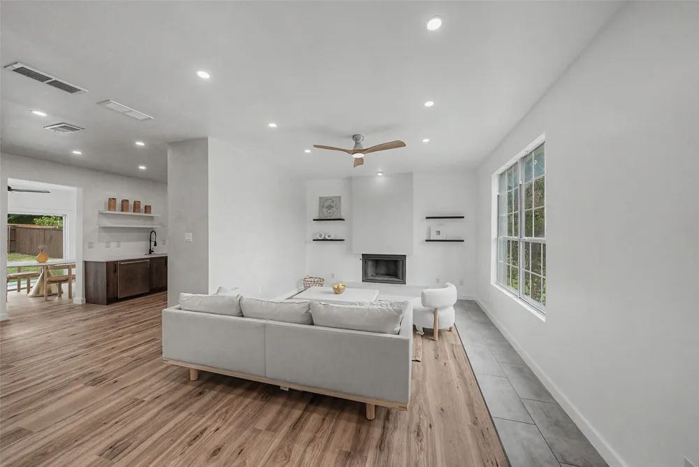802 Azalia Drive Lewisville, TX 75067