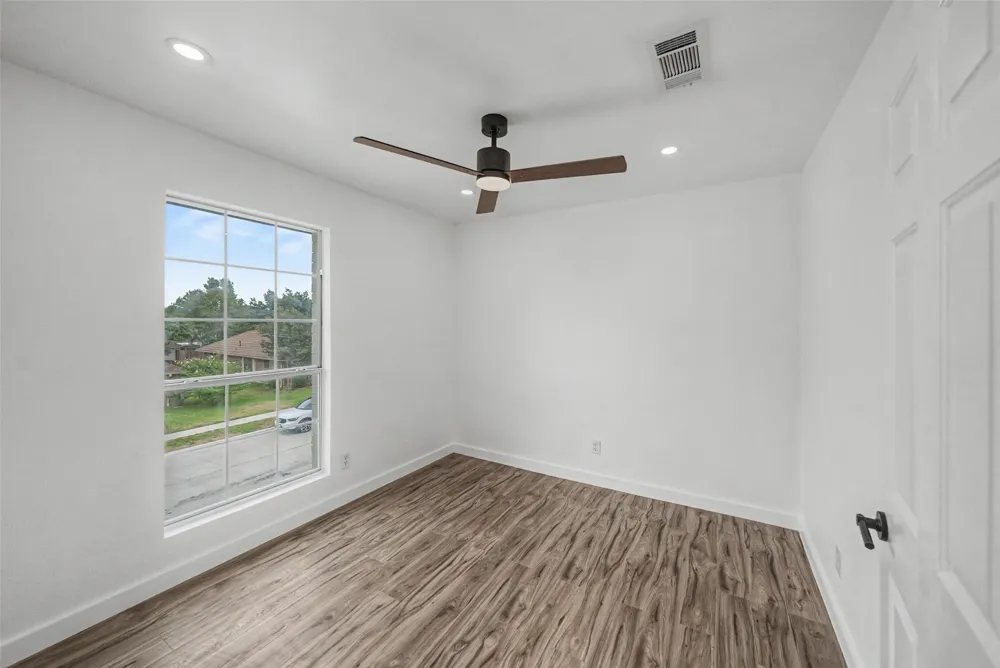 802 Azalia Drive Lewisville, TX 75067