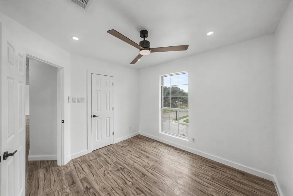 802 Azalia Drive Lewisville, TX 75067