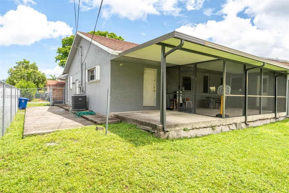 1830 SW 96th Ave Miramar, FL 33025