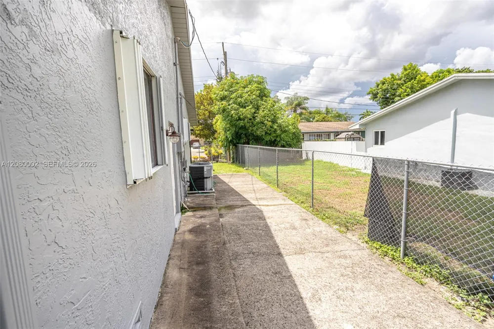 1830 SW 96th Ave Miramar, FL 33025