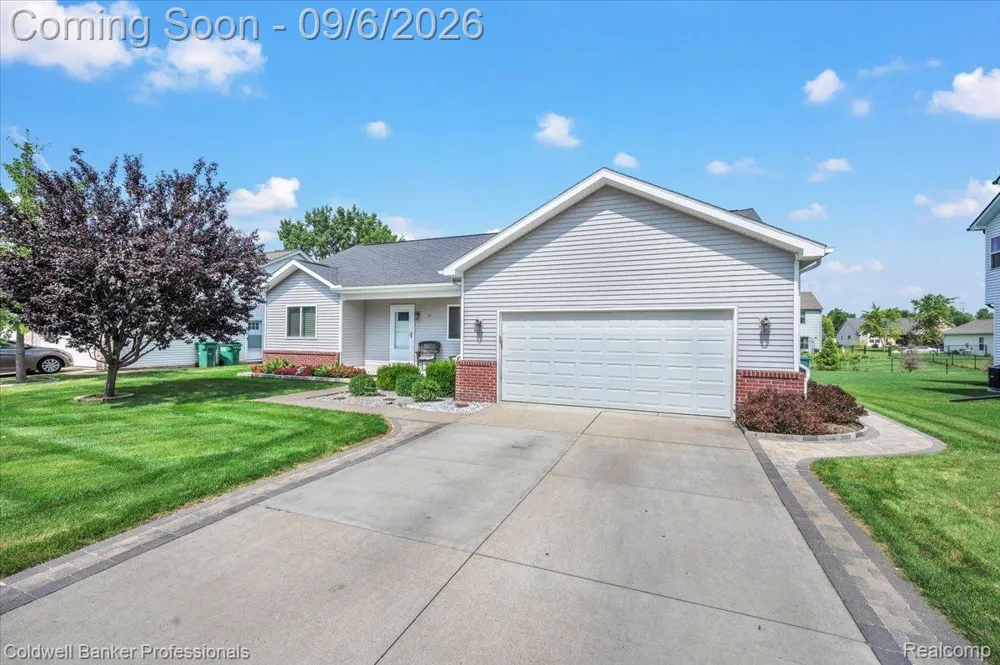 47 Old Carriage Lane Lapeer City, MI 48446