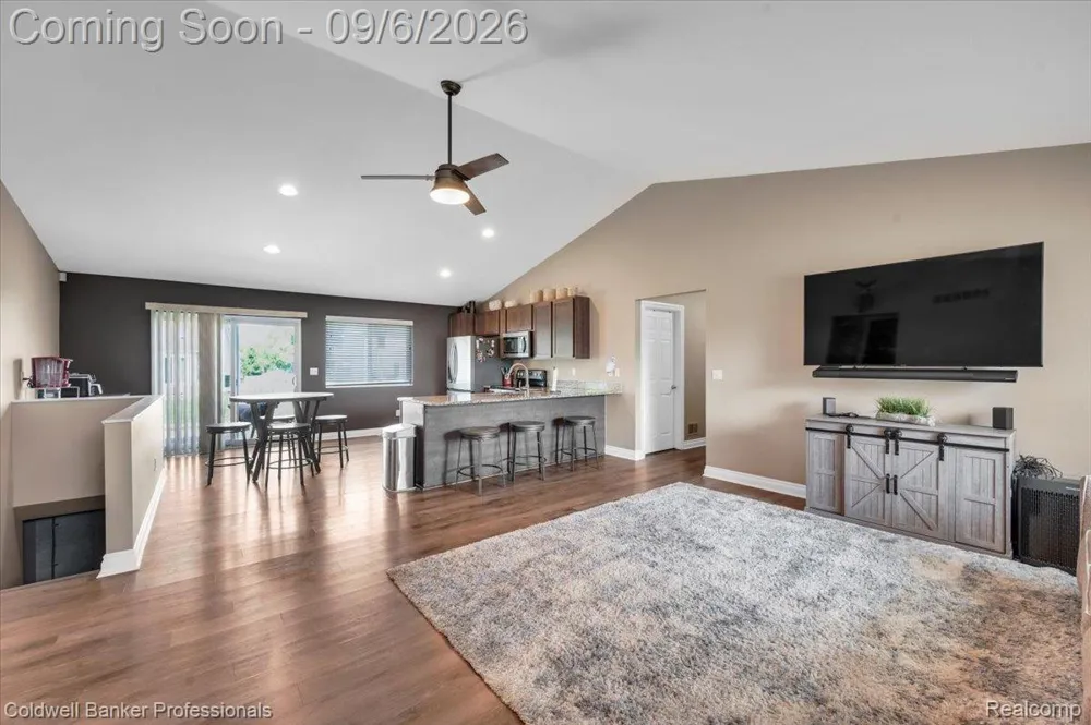 47 Old Carriage Lane Lapeer City, MI 48446