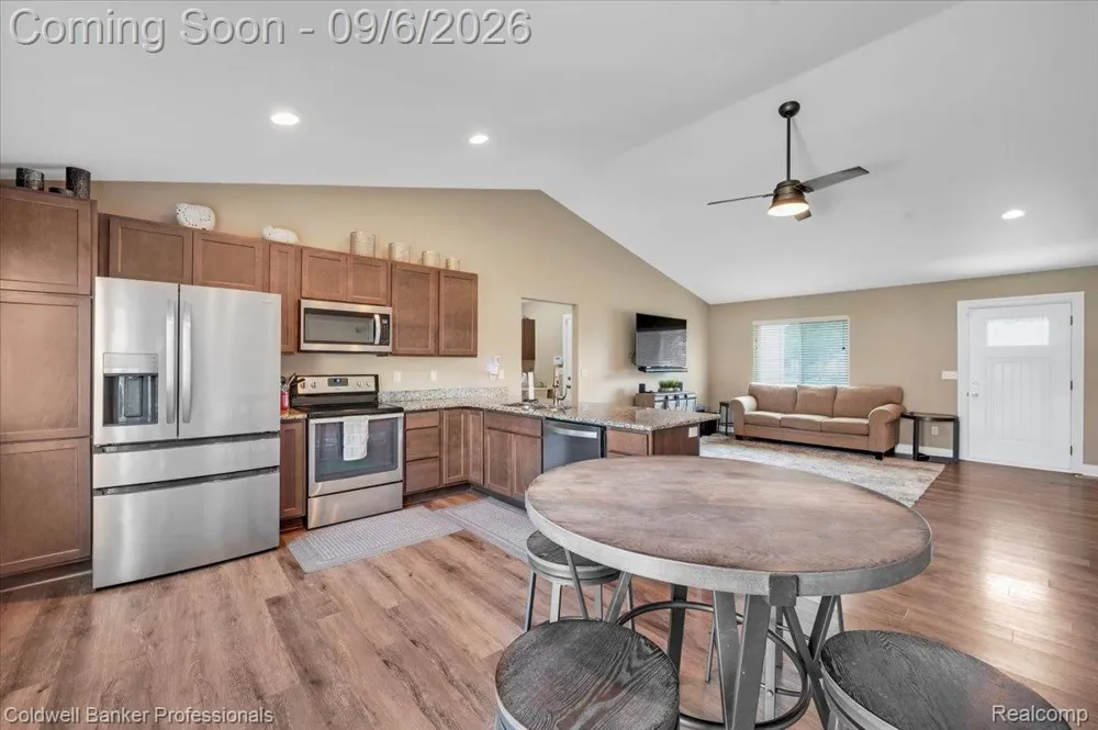 47 Old Carriage Lane Lapeer City, MI 48446