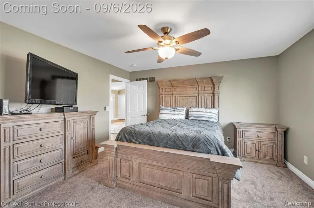 47 Old Carriage Lane Lapeer City, MI 48446