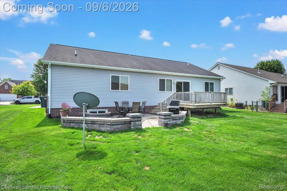 47 Old Carriage Lane Lapeer City, MI 48446
