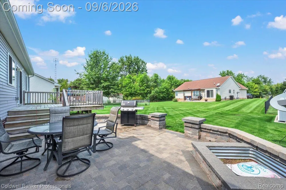 47 Old Carriage Lane Lapeer City, MI 48446