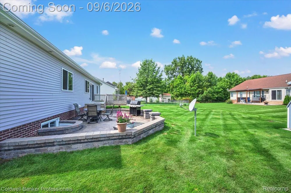 47 Old Carriage Lane Lapeer City, MI 48446