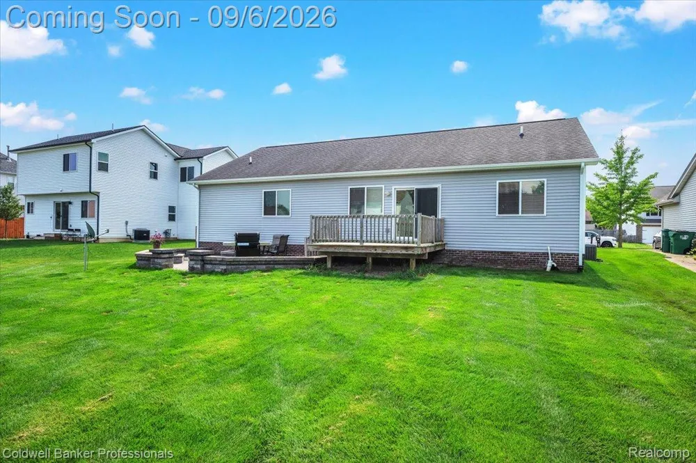 47 Old Carriage Lane Lapeer City, MI 48446