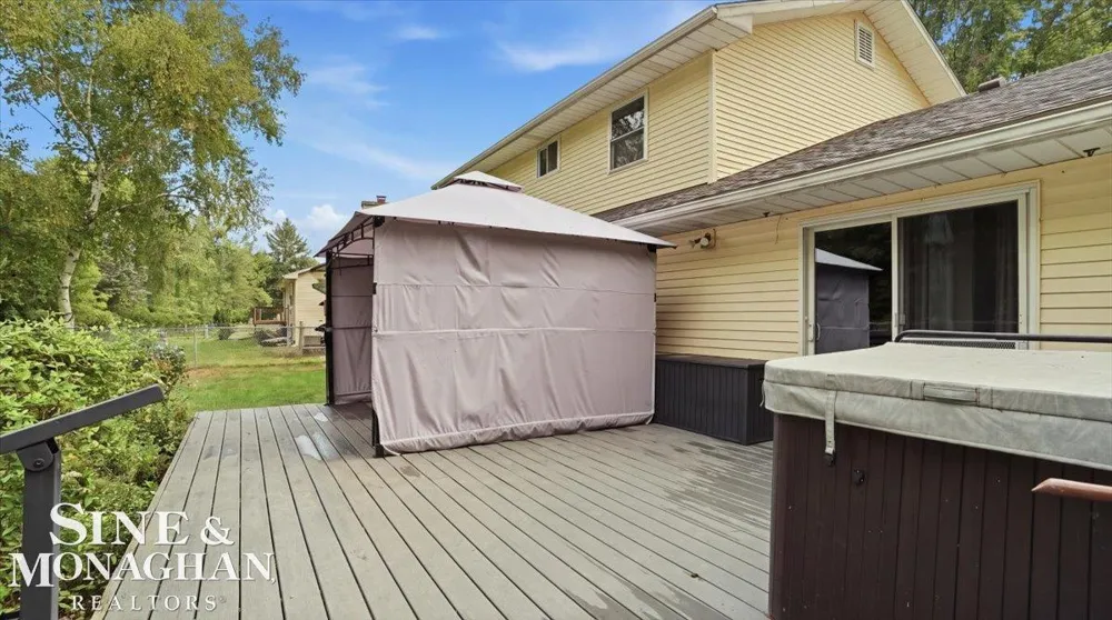 137 E Meldrum Circle St Clair City, MI 48079