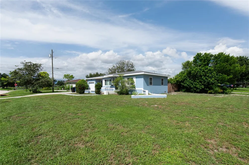 2501 LESLEE LAKE DRIVE St Petersburg, FL 33713
