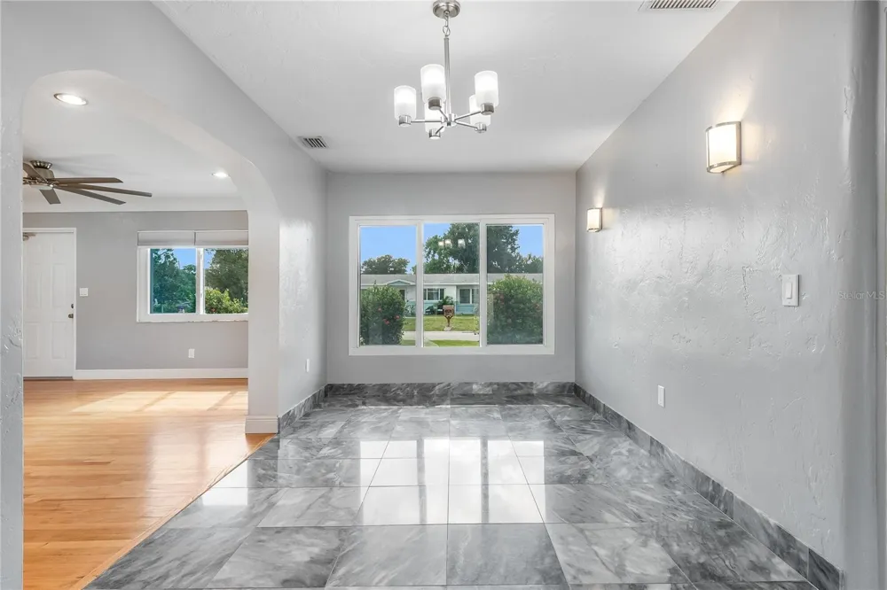 2501 LESLEE LAKE DRIVE St Petersburg, FL 33713